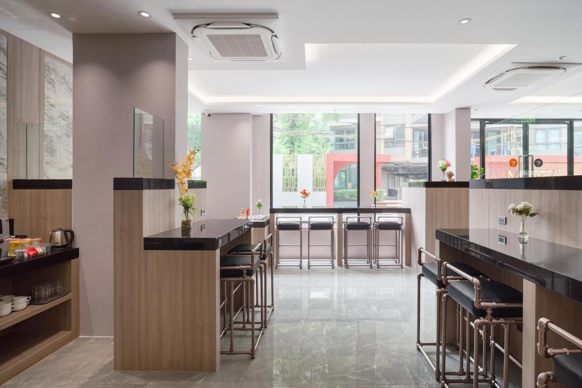 Отель T2 The Portal Sukhumvit Бангкок Экстерьер фото