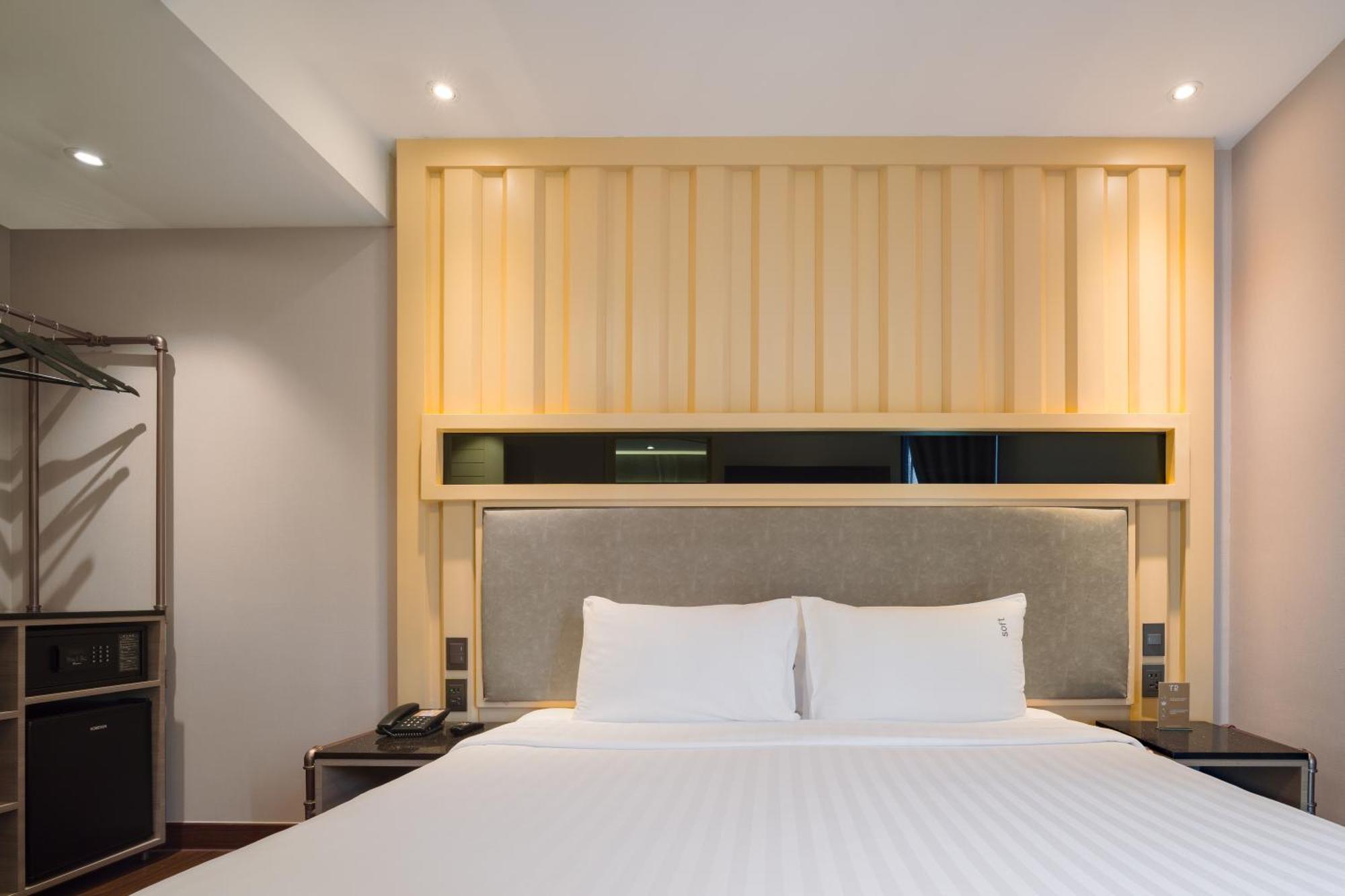 Отель T2 The Portal Sukhumvit Бангкок Экстерьер фото