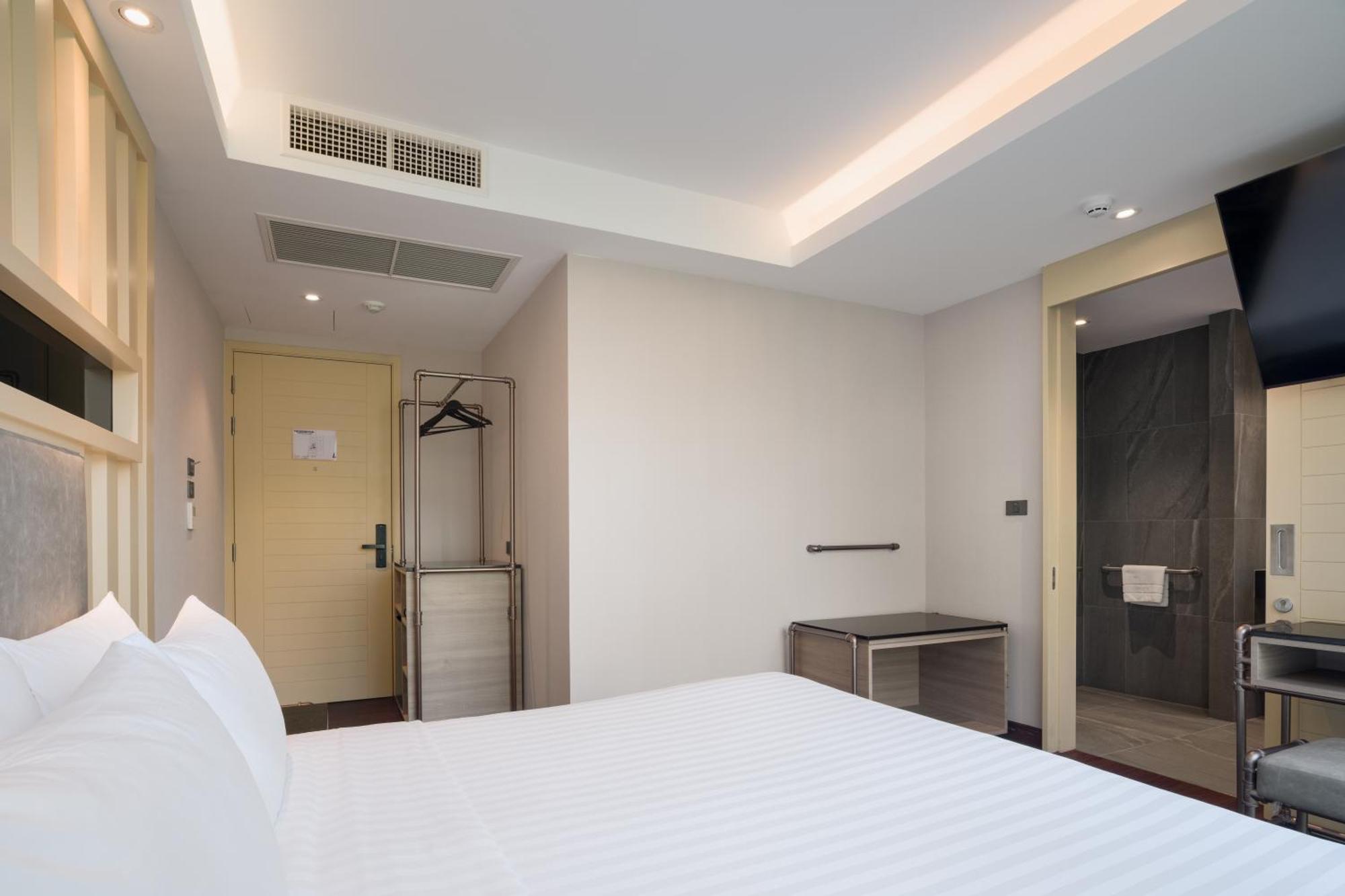 Отель T2 The Portal Sukhumvit Бангкок Экстерьер фото