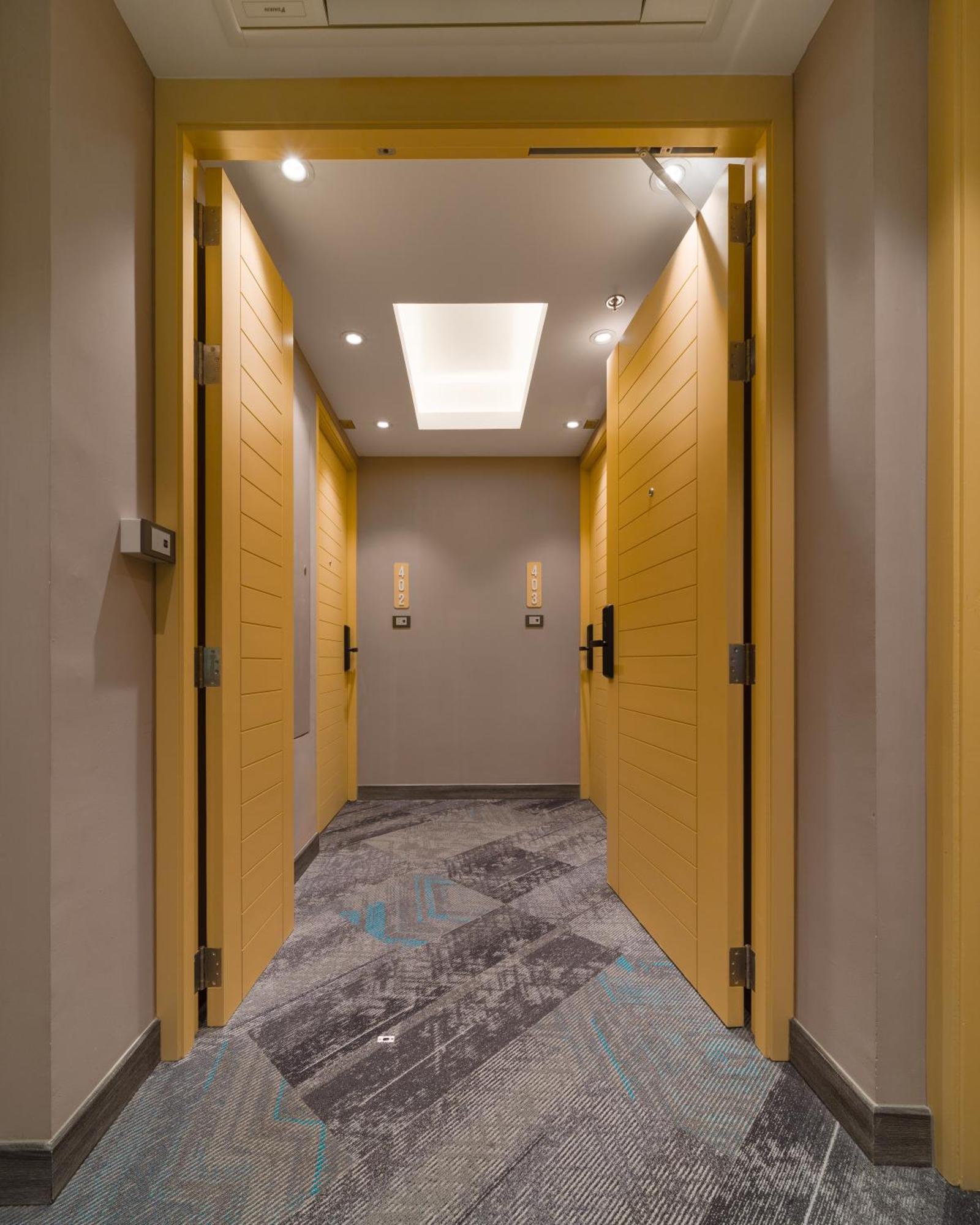 Отель T2 The Portal Sukhumvit Бангкок Экстерьер фото